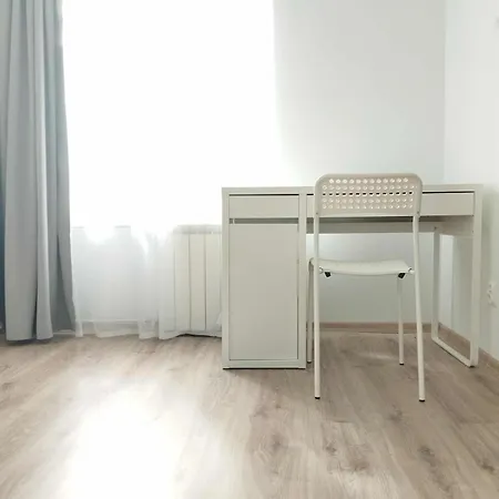 2-room, Garden, Close To The Center Διαμέρισμα Πόζναν